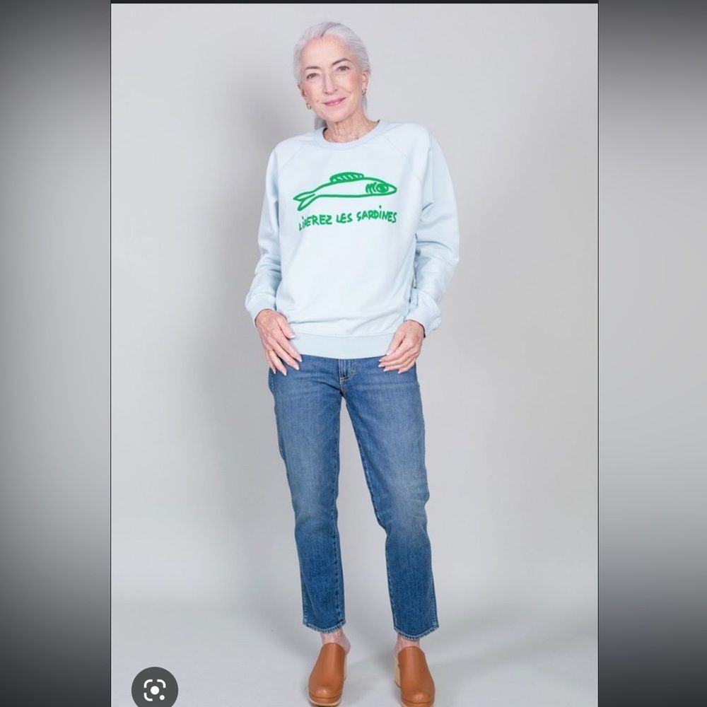 Clare V Liberez Les Sardines blue sweatshirt green writing - Picture 2 of 7